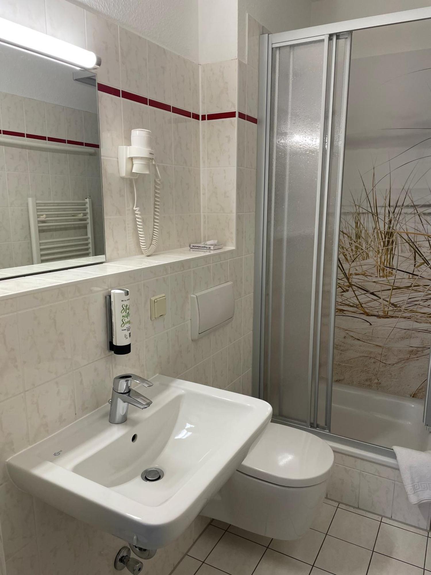 Hotel Am Rugard Берген-ауф-Рюген Экстерьер фото
