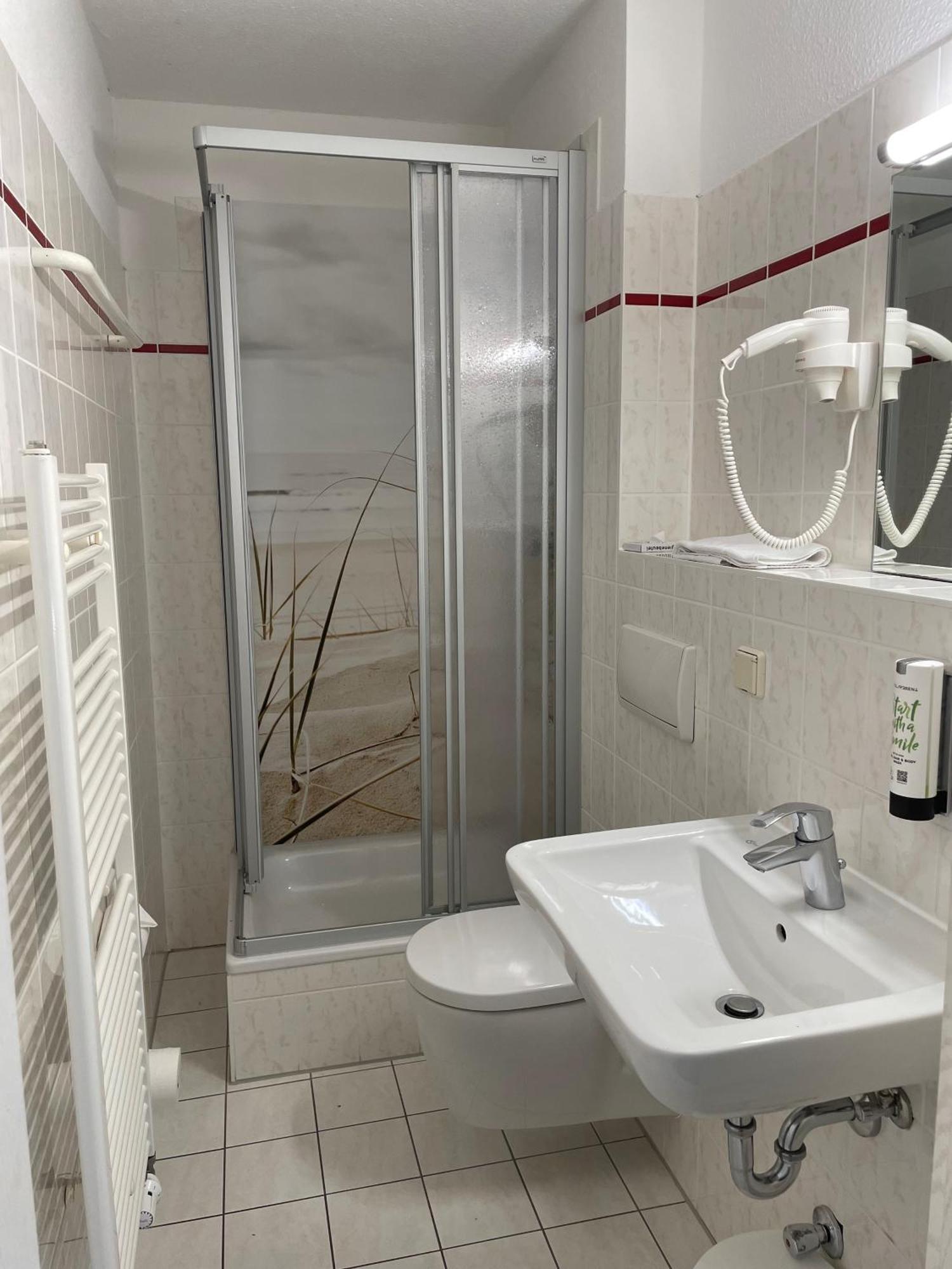 Hotel Am Rugard Берген-ауф-Рюген Экстерьер фото