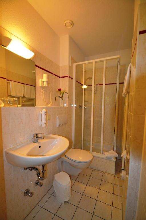 Hotel Am Rugard Берген-ауф-Рюген Экстерьер фото