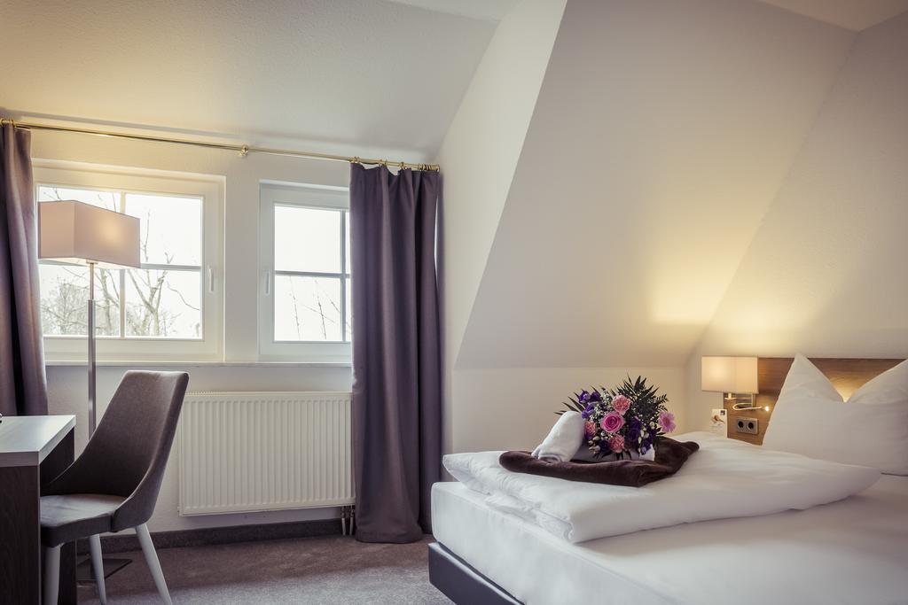 Hotel Am Rugard Берген-ауф-Рюген Экстерьер фото