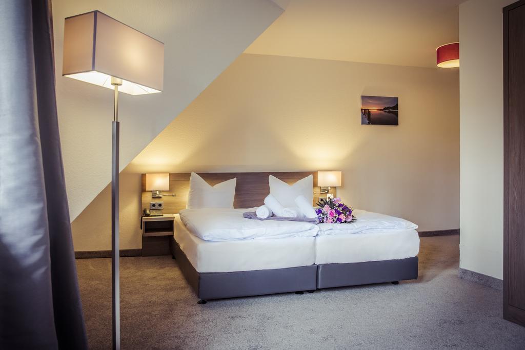 Hotel Am Rugard Берген-ауф-Рюген Экстерьер фото
