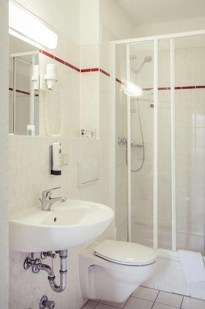 Hotel Am Rugard Берген-ауф-Рюген Экстерьер фото